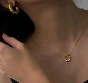 Gold Horseshoe Pendant Necklace