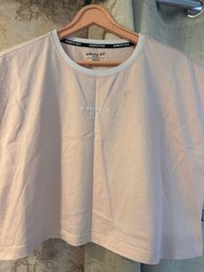 Kenneth Cole Pink Crop Tee, Bust- 34/32