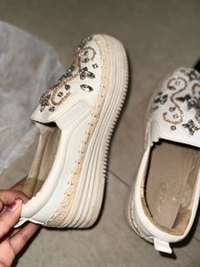AJIO White Embellished Shoes