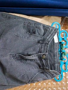 Gray High-Waisted Jeans