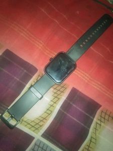 Noise Pulse 2 Max smartwatch.