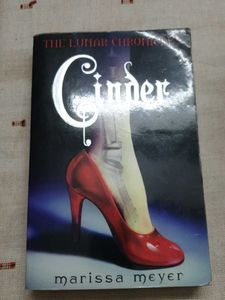 Cinder by Marissa Meyer