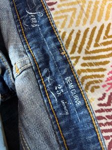 Levis Slim Fit Jeans
