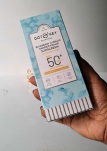 Dot &amp; Key Blueberry Sunscreen SPF 50