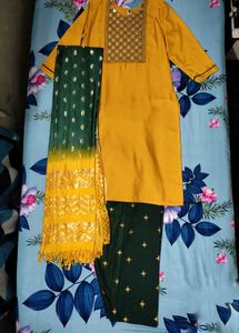 Beautiful Kurta Set On Sale!