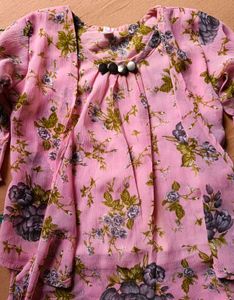 I Want to sell this Pink Knot Top for Girls/Kids