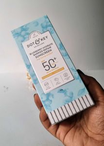 Dot &amp; Key Blueberry Sunscreen SPF 50