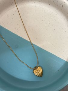 🖤 Vintage Gold Heart Pendant Necklace