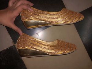 Golden heavy stone work