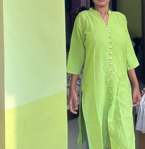 Women Solid Cotton Silk Straight Kurti