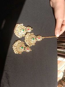 Beautiful Multi Colour Earrings And Maang Tikka