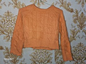 Once Used(Peach 🍑 Crop Top Woollen)