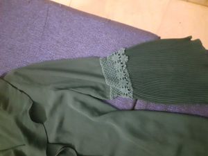 Gipsy Ruffles Top With Lace Sleeves M