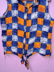 Trendy Sleeveless Checkered Top