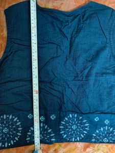 Set Of 2 Embroidered Sleeveless Jacket