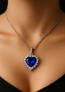 (Titanic) Heart of the Ocean Necklace