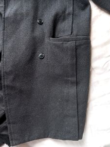 MEN COAT. MEDIUM SIZE