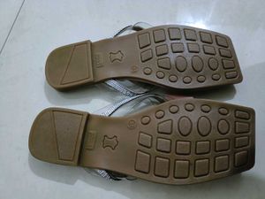 English Club Bow Sandals