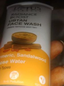 Lotus Radiance Boost Face Wash