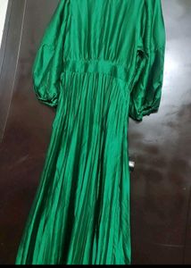 Green🟢 Partywear Silk Dress For 36 Bust