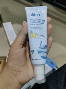 Plum Rice Water &amp; Niacinamide 2% Hybrid Sunscreen