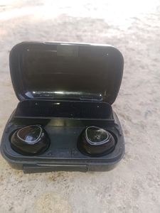 M10 Working Earbuds
