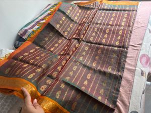 Elegant dual shade Silk Saree