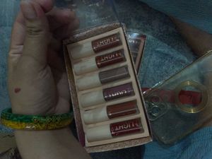 Long Lasting Lipstick