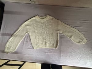 White Pullover