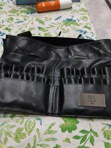 PAC makeup brush holder