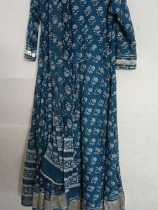 Blue &amp; White Printed Salwar Kameez