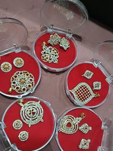 Pendent Set