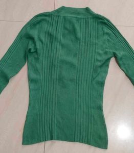 🆕✅BRAND NEW Green V-Neck Knit Top✅🆕