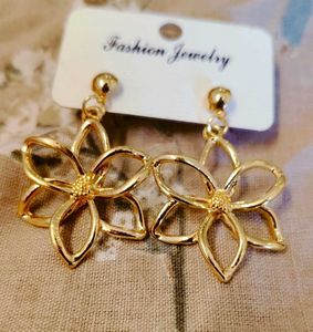 Gold Flower Fashion Earrings🟡
