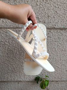 🎀Forever21- Studded Jelly Sandals