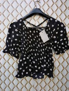 New With Tag Cute Flower Crop Top
