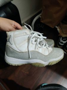 Jordan 11 Retro Silver White