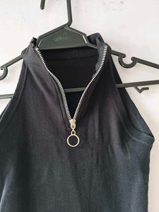 Black Zip-Up Crop Top