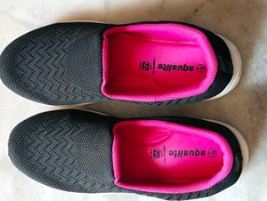 Sports Shoes