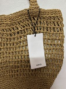 Mango Straw Handbag