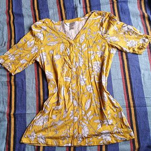 Floral Print Top.  but 2 get two free