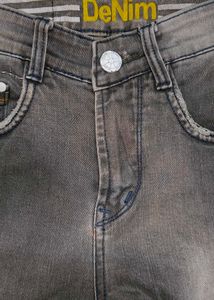 Lightly Washed Distressed Sli...
