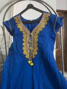 Elegant Blue Embroidered Kurta