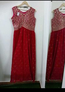 FIXED PRICE!!!WEDDING GOWN WITH DUPATTA