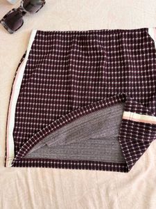 Chic &amp; Timeless Forever 21 Skirt - Size M