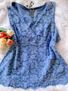 🎀😘Beautiful Floral Lace Top