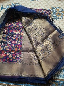 Elegant Floral Poshmina Silk  Banarasi Saree