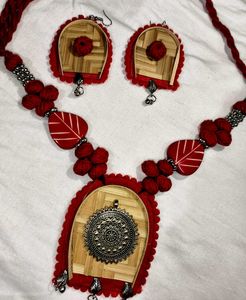 Handcrafted Bamboo &amp; Thread Necklace Set