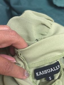 Green Long Sleeve Top and jeans combo