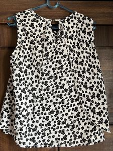 Van Heusen B&amp;W Floral Print Sleeveless Top